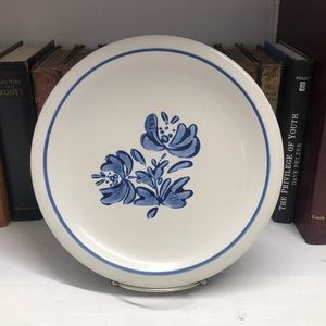 0482  Vintage Yorktowne  by Pfaltzgraff Large Dinner Plate